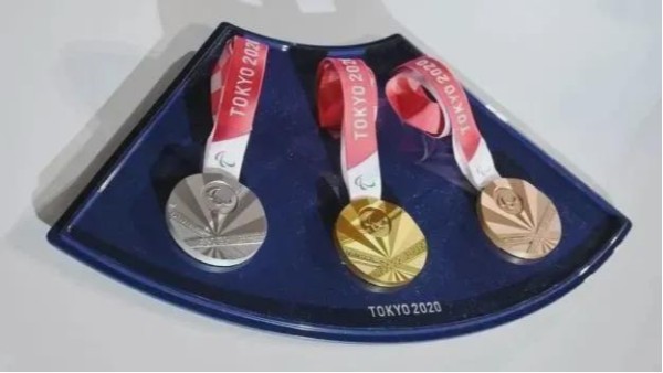 東京奧運會<i style='color:red'>金牌</i>竟由“垃圾”制成！東京奧組委：別咬獎牌！