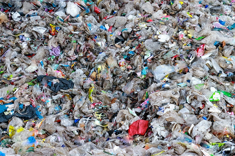 花瓣素材_近距離觀察巨大的城市垃圾堆、垃圾堆、垃圾場、家庭垃圾填埋場、全球變暖_112349337