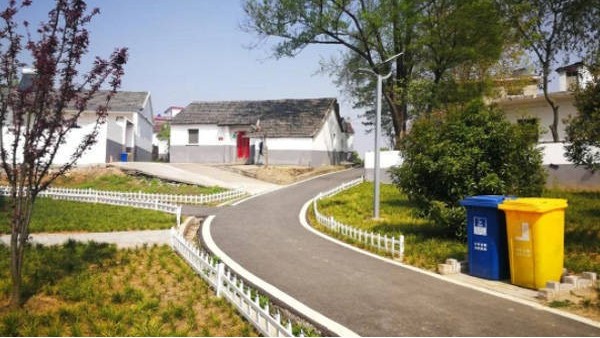 這款鄉(xiāng)鎮(zhèn)生活垃圾焚燒爐，為啥這么受歡迎？老鄉(xiāng)：燒垃圾太好用了！