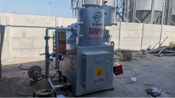 工業(yè)垃圾怎么處理？煙臺(tái)這位老板果斷選擇這款工業(yè)垃圾焚燒爐！