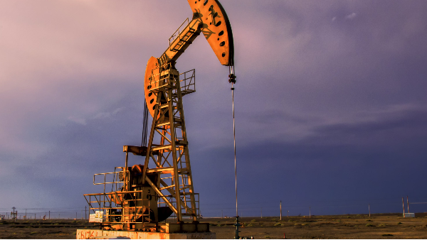 “環(huán)保風暴”史無前例，成品油迎來“金九銀十”