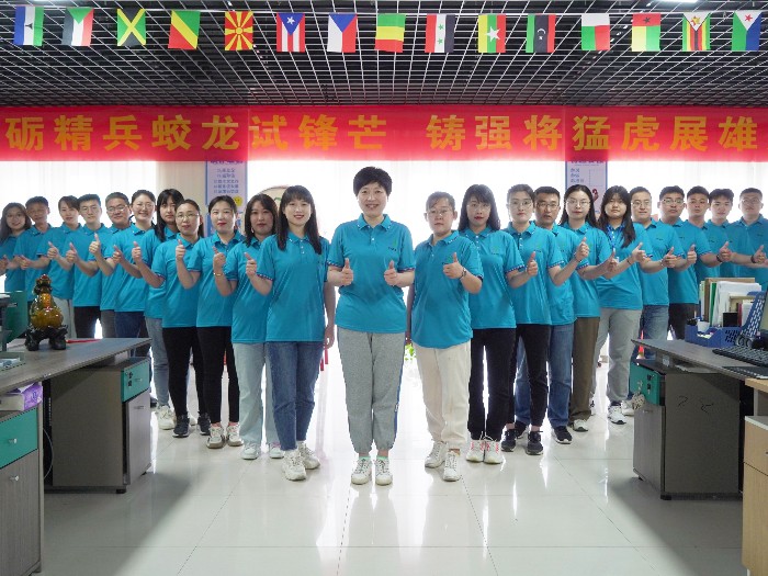 團(tuán)隊(duì)合照